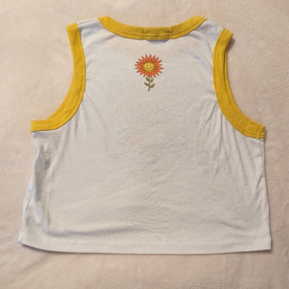 ✨3/$15✨ Social Scene Women's Half Shirt Sleeveless Tank Top - Picture 5 of 7